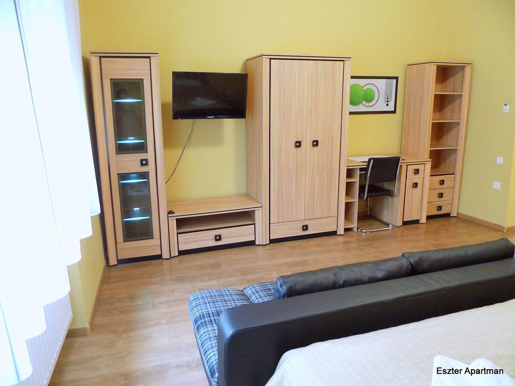 Eszter Apartman Bichișciaba Exterior foto